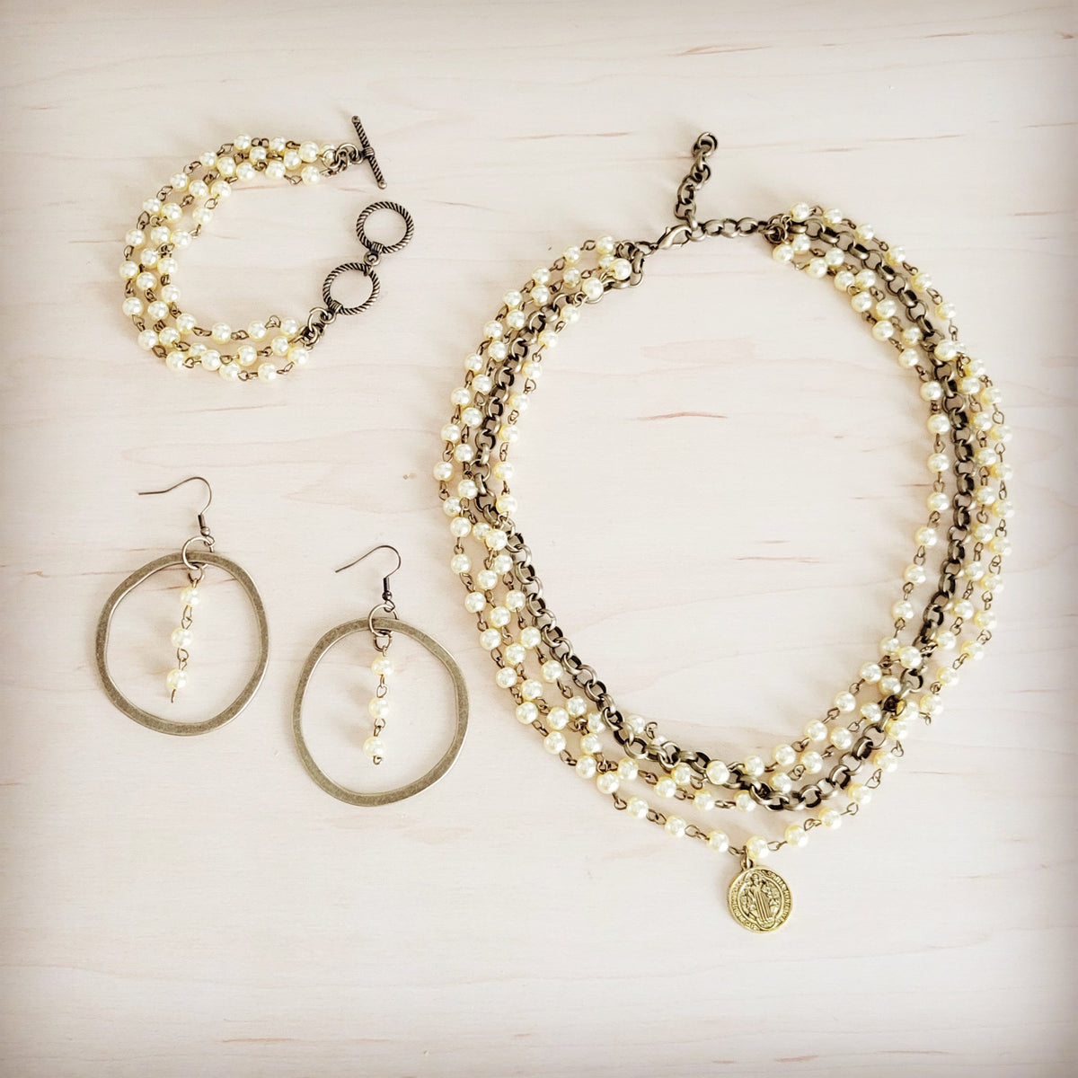 **Champagne Pearl Triple Strand Beaded Bracelet 812a