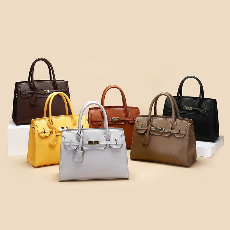 Women's Versatile Fashion Retro Large Capacity Bags